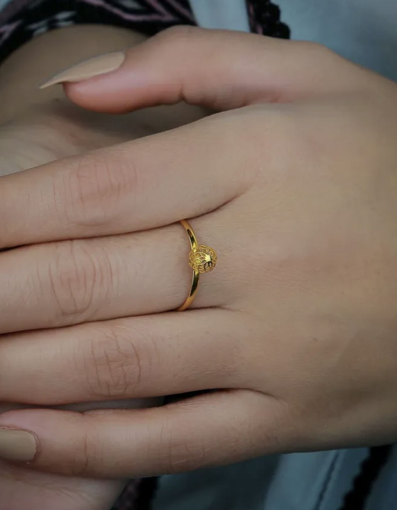 21K gold and ball ring